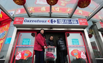 Tencent may invest in Carrefour’s China unit with Yonghui as the French retailer attempts to stem a decline in sales.