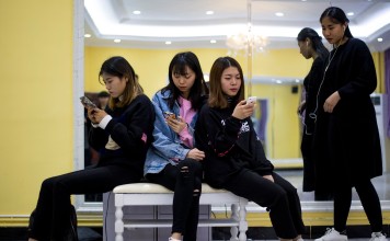 Chinese millennials are buying hamburgers on instalment, fuelling micro loan industry