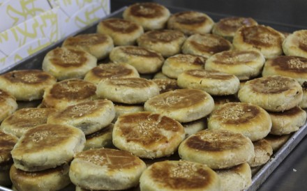 From steamed coconut cakes to fresh spring rolls and breads of many kinds, Singapore’s old-fashioned bakeries and confectioneries offer a glimpse into the culinary history of the nation