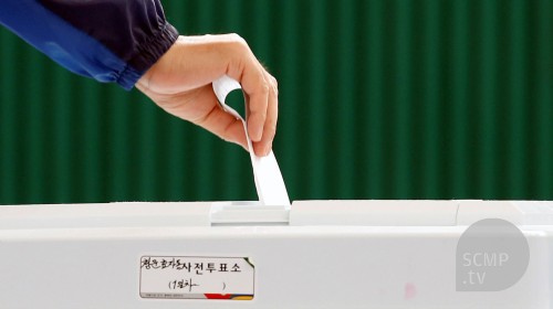 South Koreans vote for new leader after months of political vacuum