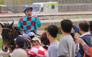 Leonardo Salles made a big splash by defeating fellow Brazilian Joao Moreira in a tight photo finish, winning aboard Energetic Class. Photo: Kenneth Chan
