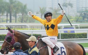 Karis Teetan celebrates his win aboard Dashing Fellow on Sunday at Sha Tin. Photos: Kenneth Chan.