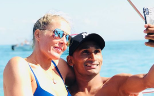 Karis Teetan poses for a selfie in Mauritius with girlfriend Xaviere. Photo: Instagram