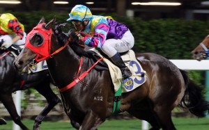 Dylan Mo guides Most Beautiful to victory at Happy Valley on September 5. Photos: Kenneth Chan