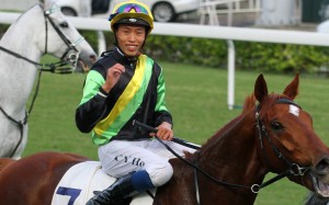 Vincent Ho returns to scale after winning with Ugly Warrior on Saturday. Photos: Kenneth Chan