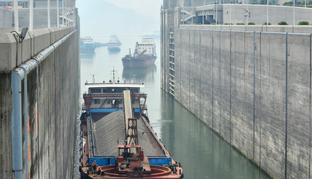 gorges dam essay Essay project management, the building of the three gorges dam 1 introduction the three gorges dam on the yangtze river will probably be finished by 2009 and will be the largest hydroelectric dam in the world. gorges dam essay Essay project management, the building of the three gorges dam 1 introduction the three gorges dam on the yangtze river will probably be finished by 2009 and will be the largest hydroelectric dam in the world.
