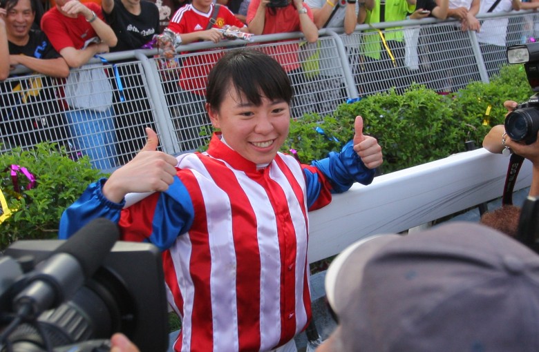Kei Chiong’s moment in the sun in 2016, winning the Tony Cruz Award. Photos: Kenneth Chan