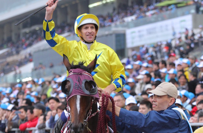 Hugh Bowman after winning the BMW Hong Kong Derby on Werther in 2016. Photos: Kenneth Chan