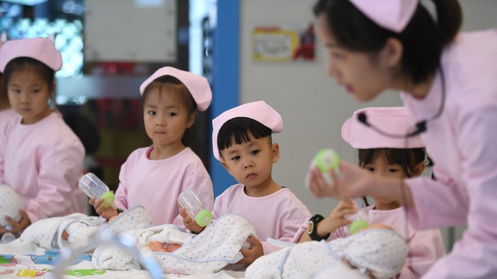 http://www.scmp.com/news/china/society/article/2117823/more-half-chinese-newborns-are-second-children-state-media-report