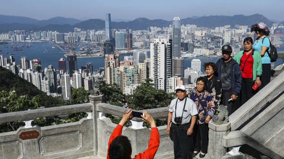Î‘Ï€Î¿Ï„Î­Î»ÎµÏƒÎ¼Î± ÎµÎ¹ÎºÏŒÎ½Î±Ï‚ Î³Î¹Î± About 65.1 million tourists arrived in Hong Kong last year
