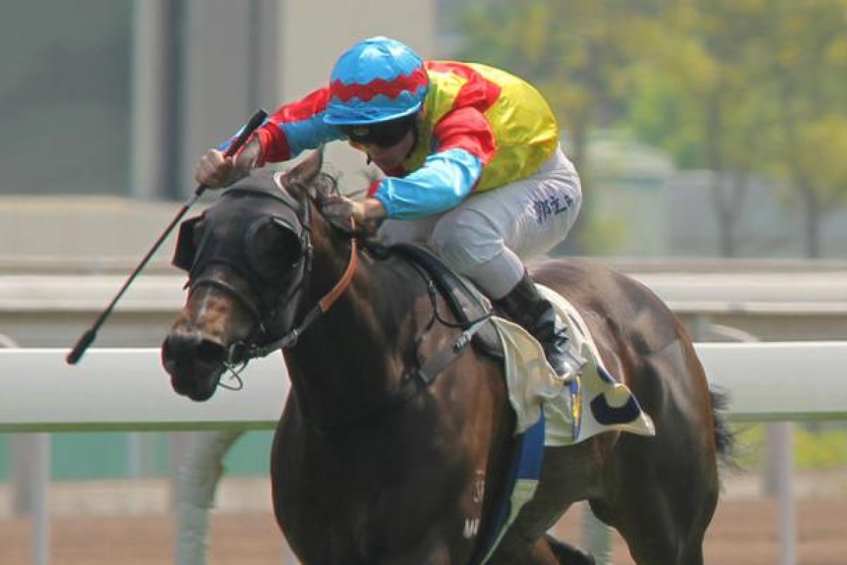 Full Value (Tim Clark) finally scores his first victory.