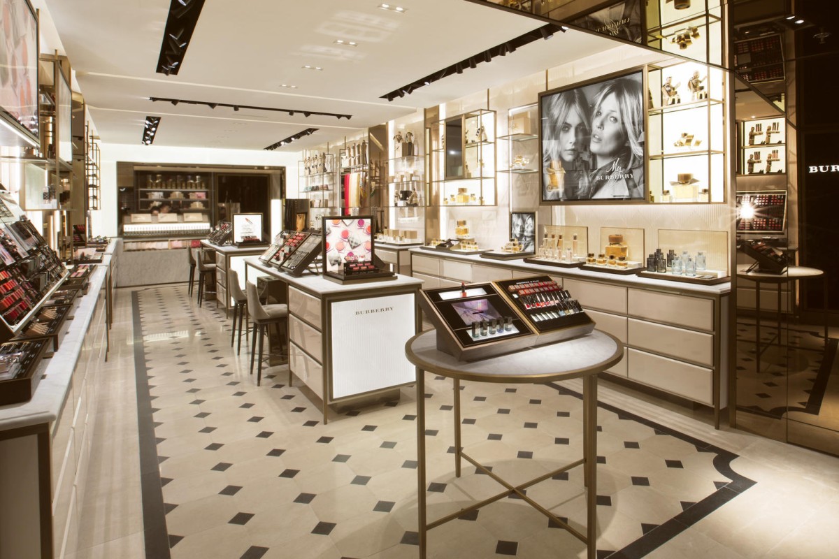 New store at Times Square offers Burberry fans a digital shopping ...