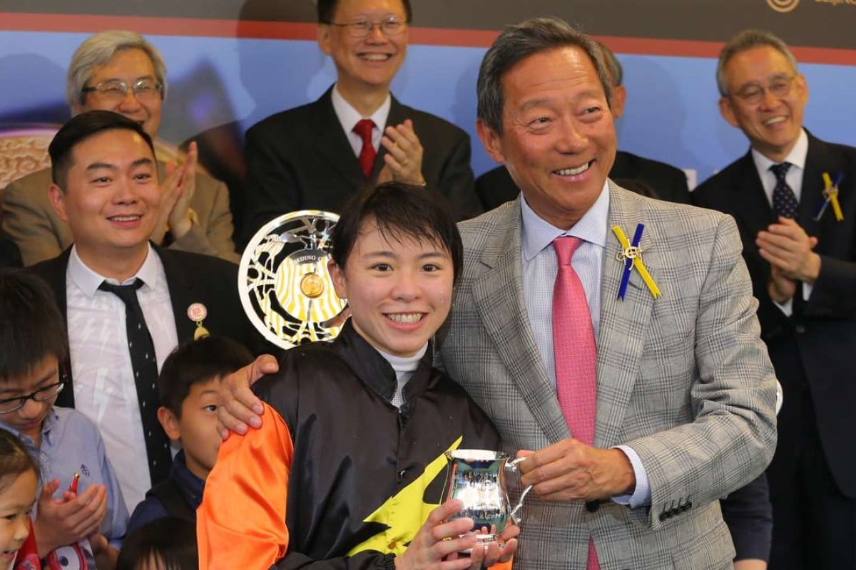 Race 8, MCQUEEN, ridden by Kei Chiong Ka-kei, won the Beijing Clubhouse Anniversary Cup(class 3, 1800m) at Sha Tin. Chairman Simon Ip Sik-on presents the trophy to jockey. 10APR16