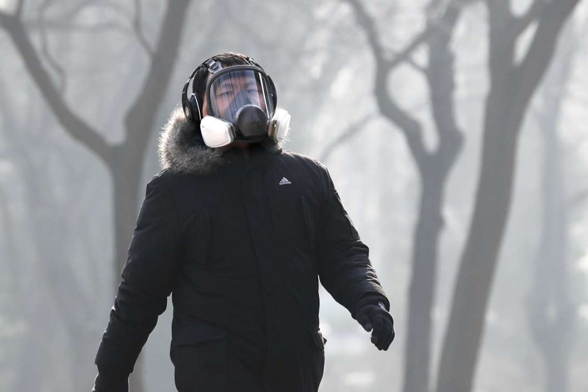 Смог персонаж. Smog boys. Smog face. Man in Mask in smog.