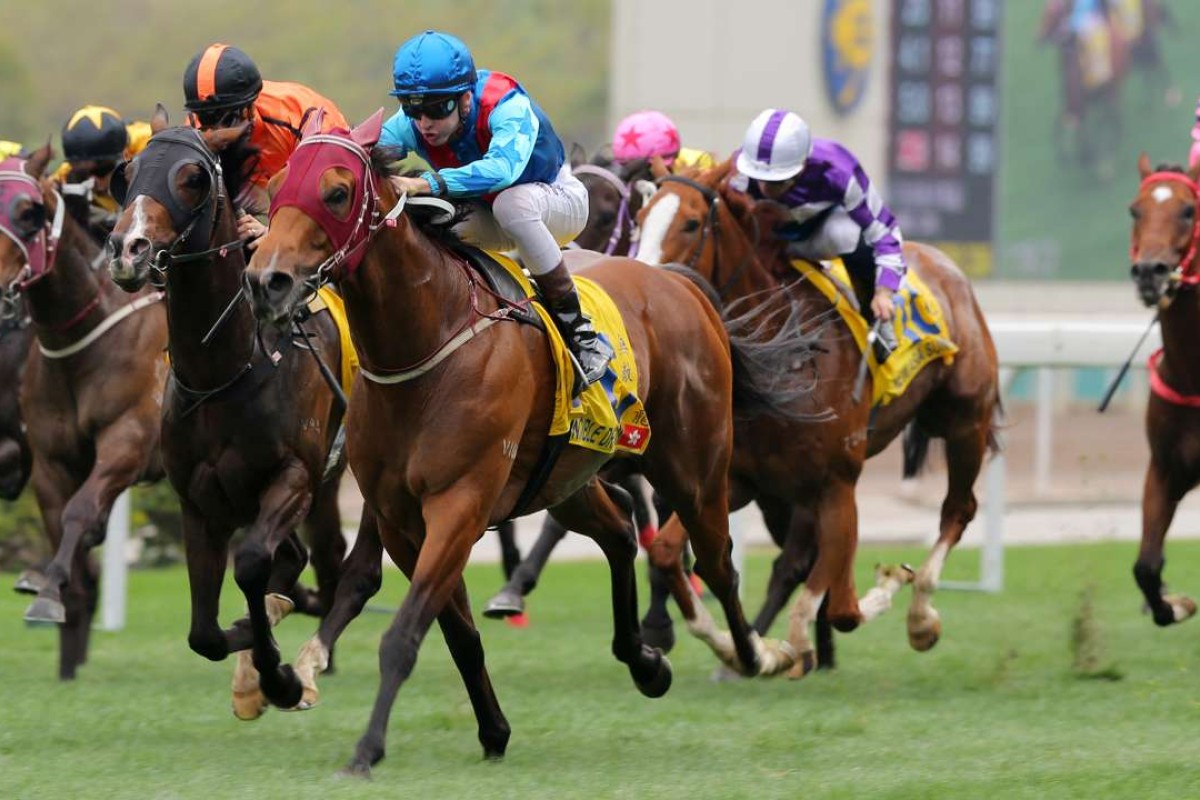 Invincible Dragon runs his rivals ragged in the Hong Kong Macau Trophy. Photos: Kenneth Chan