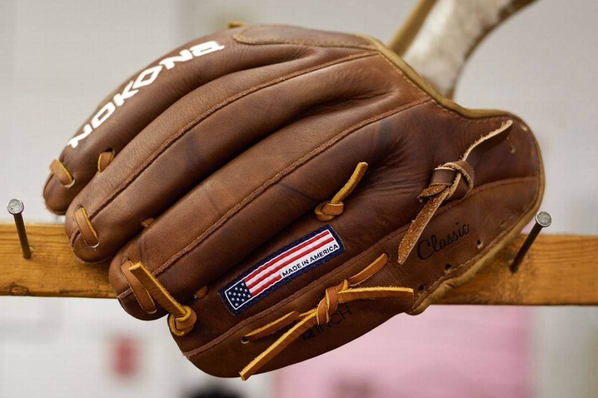 The last baseballglove maker in America refuses to die Style