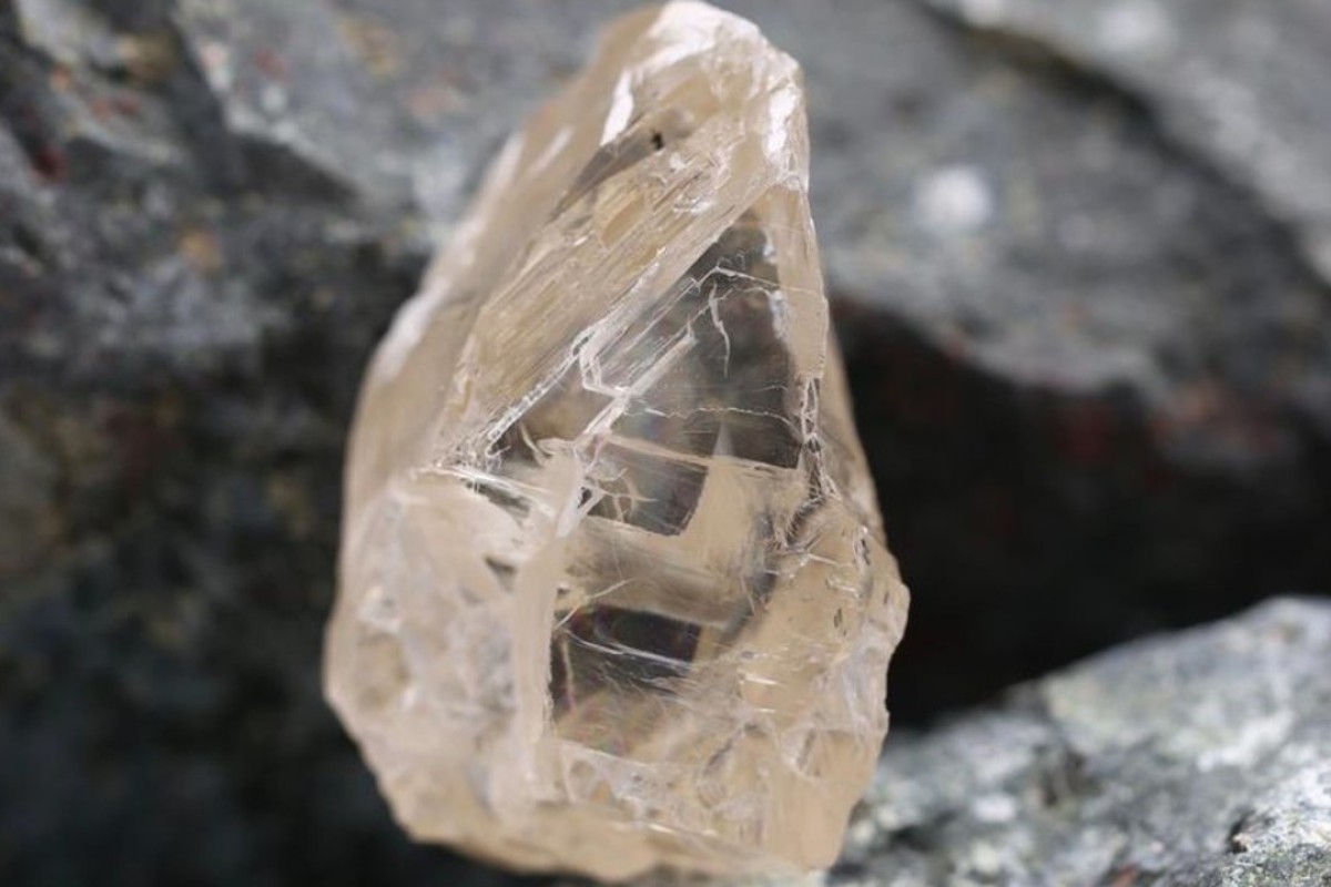 massive 472 carat diamond found by lucara from botswana mine style