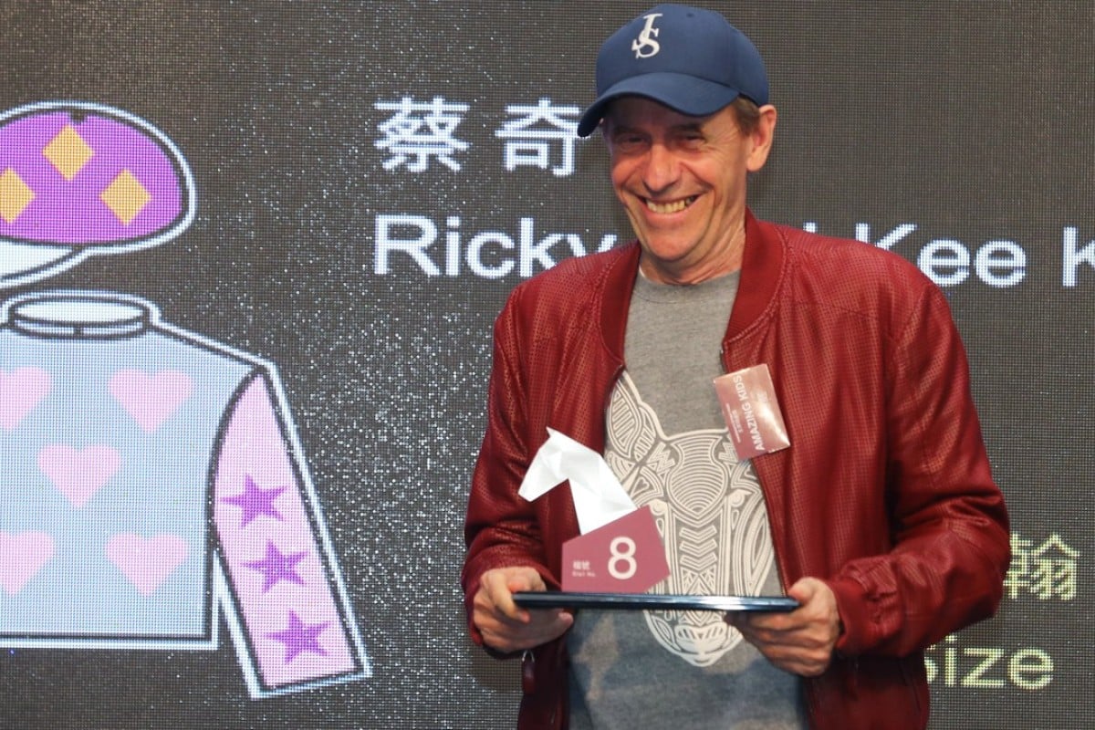 Trainer John Size draws the barrier 8 for Champion’s Sprint Prize runner Amazing Kids at Sha Tin. Photos: Kenneth Chan