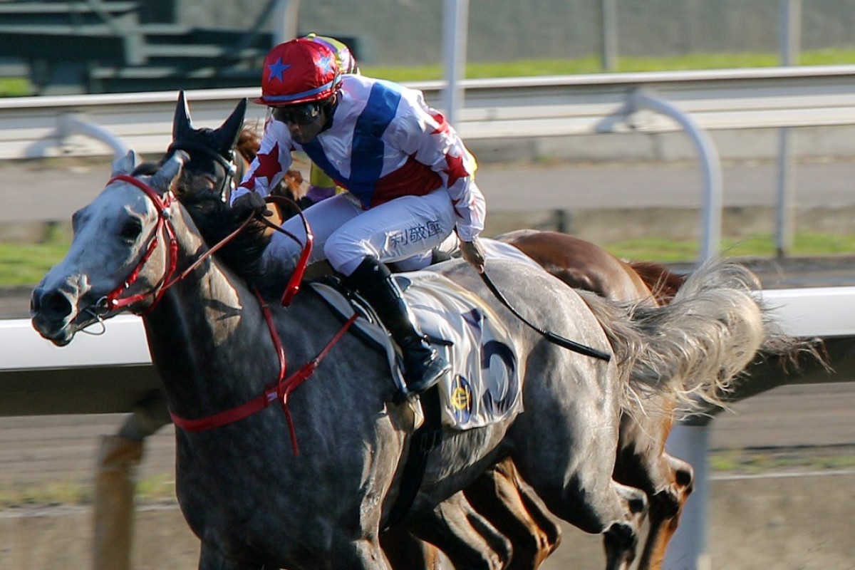 Grant van Niekerk races clear on Big Party on the Sha Tin all-weather track. Photos: Kenneth Chan